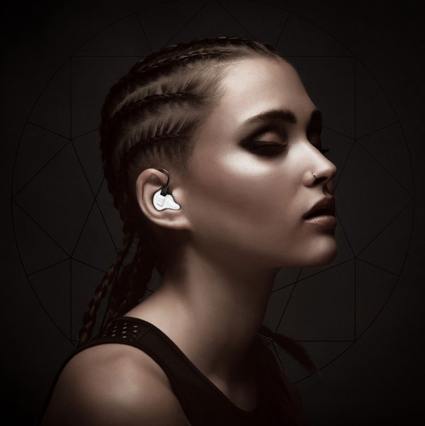 In-Ear-Monitoring-Bild 2.jpg